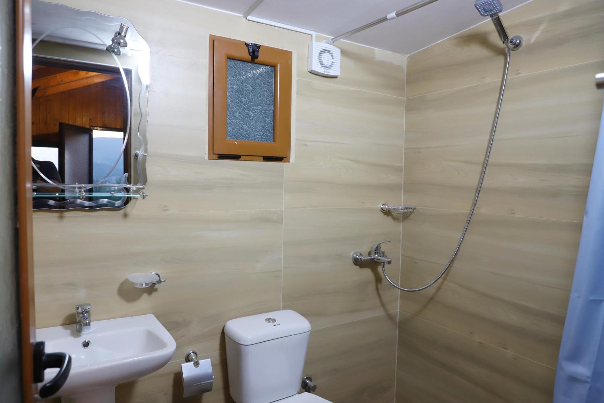 Bujtina Musta Guest House Berat Ngoại thất bức ảnh