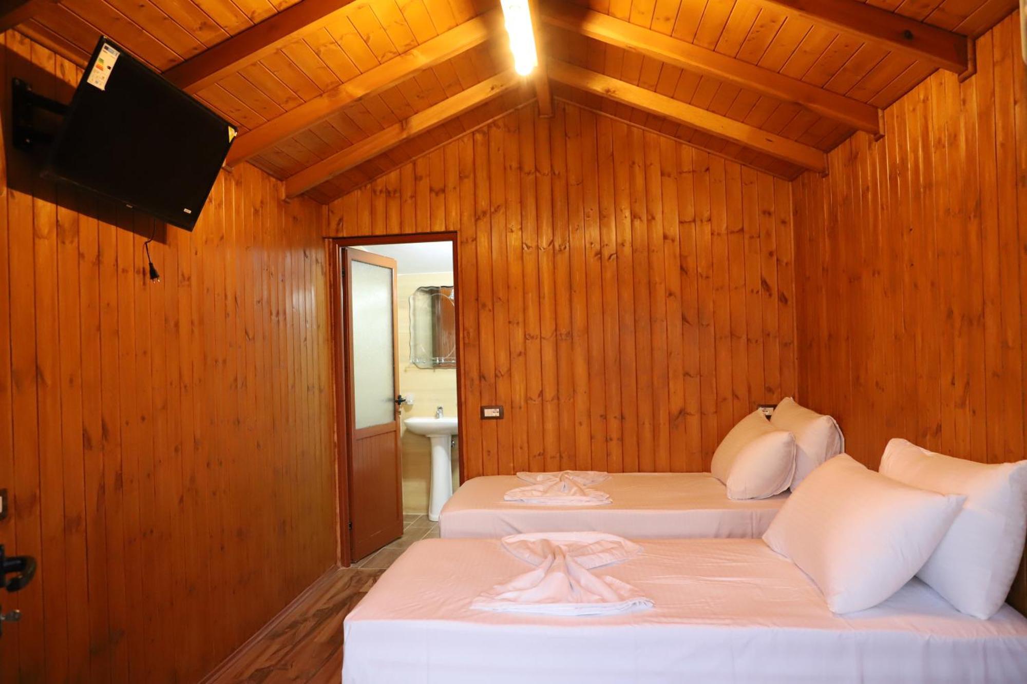 Bujtina Musta Guest House Berat Ngoại thất bức ảnh