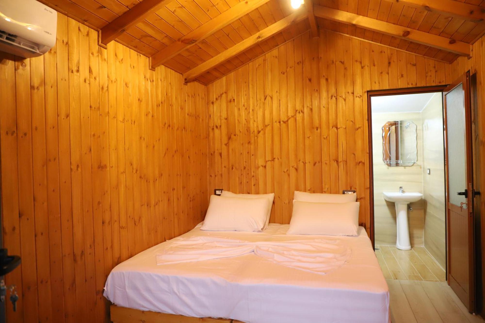 Bujtina Musta Guest House Berat Ngoại thất bức ảnh
