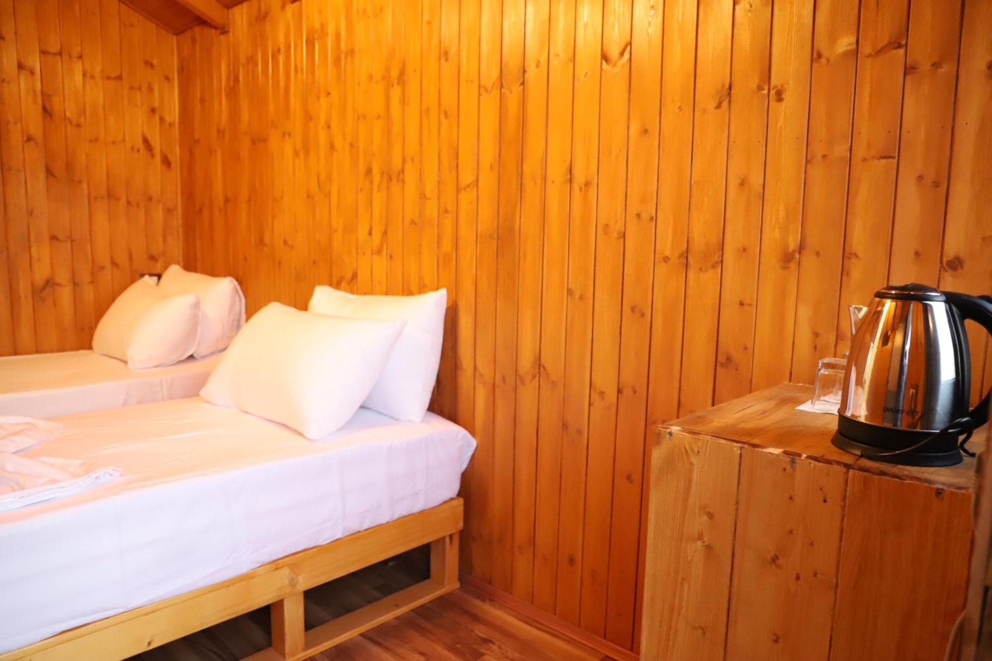 Bujtina Musta Guest House Berat Ngoại thất bức ảnh