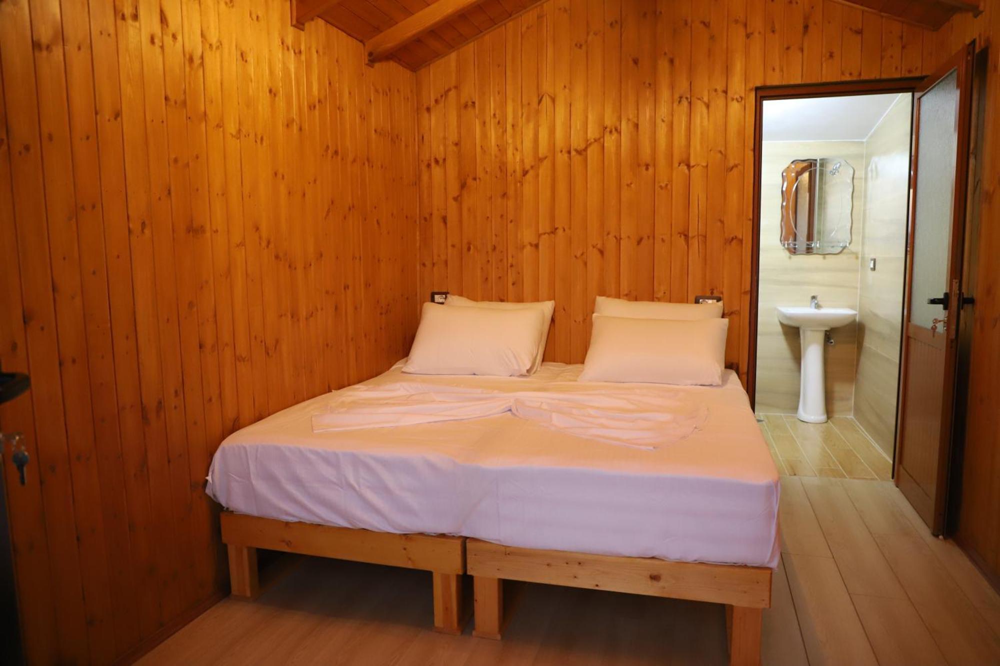 Bujtina Musta Guest House Berat Ngoại thất bức ảnh
