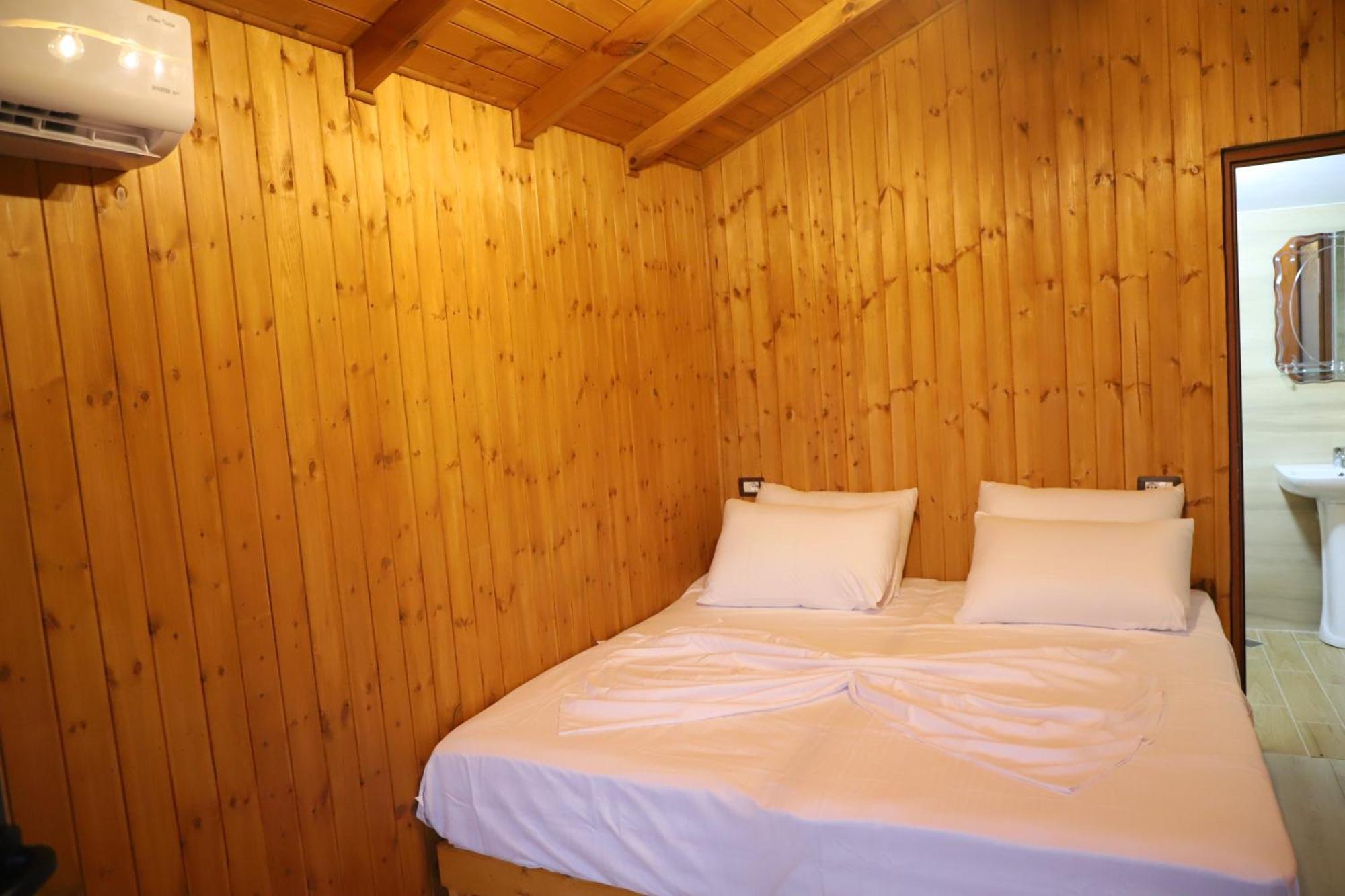 Bujtina Musta Guest House Berat Ngoại thất bức ảnh