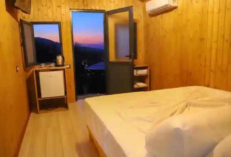 Bujtina Musta Guest House Berat Ngoại thất bức ảnh